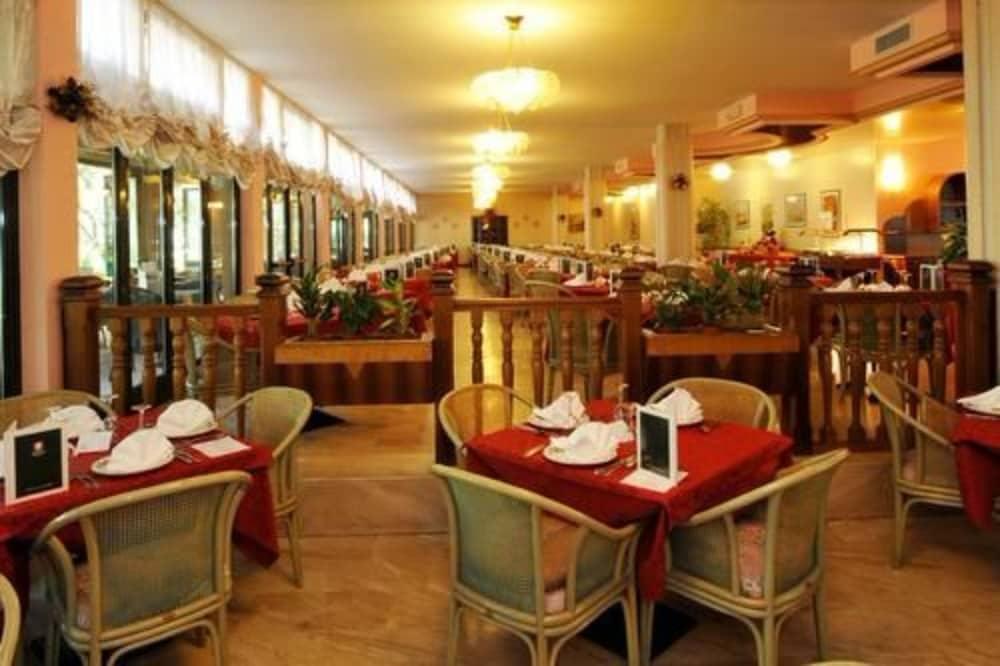 Park Hotel Oasi 가르다 외부 사진